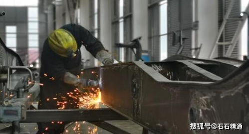 中聯(lián)重科在長(zhǎng)沙發(fā)布智能化、大型化、成套化礦山機(jī)械產(chǎn)品，引領(lǐng)礦山施工設(shè)備新潮流