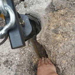 劈裂機(jī)破石原理與礦山施工中的應(yīng)用